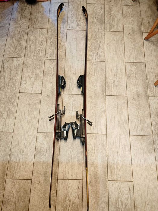 Skiuri Salomon 170 cm cu legaturi