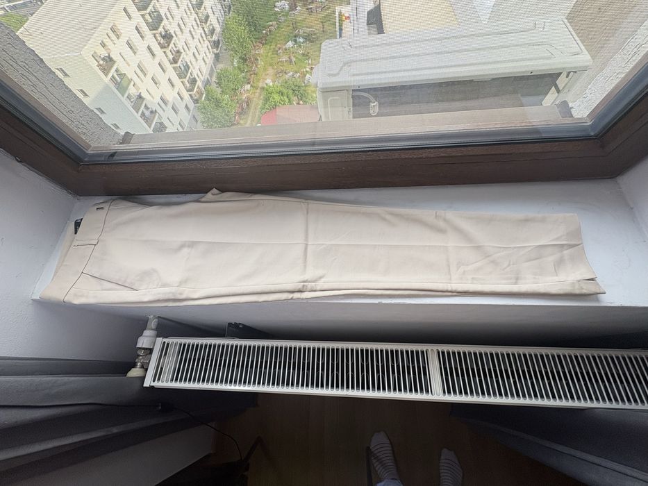Pantaloni crem eleganti