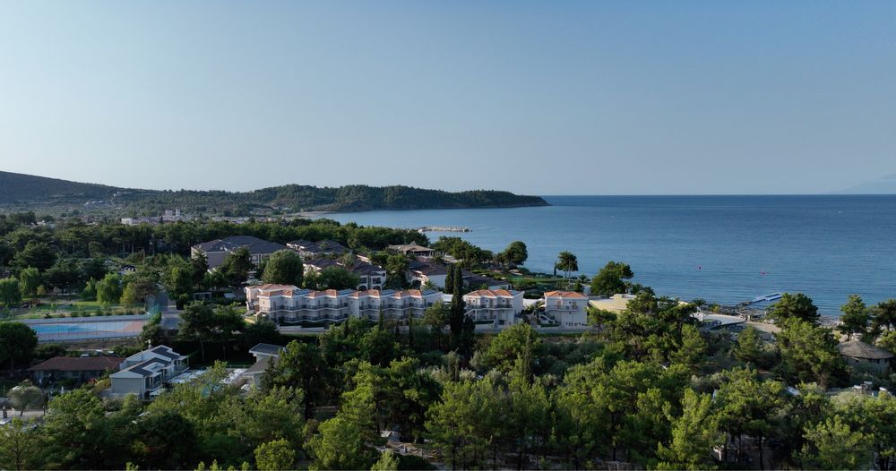 Servicii Profesionale de Filmare și Fotografiere cu Dronă DJI Mavic 3