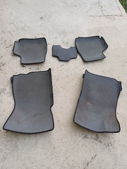 Продаю полики и чехлы на кобальт