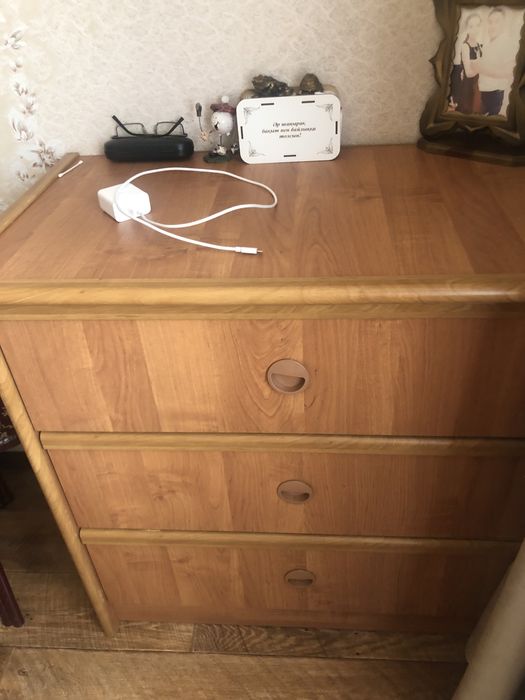 Продаю угловой шкаф и комод
