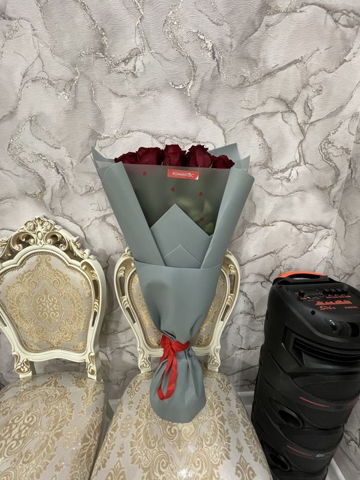 Цветы роза  красные метровые