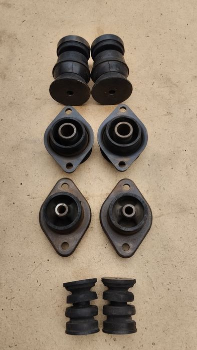 Подушки рамы Toyota Sequoia