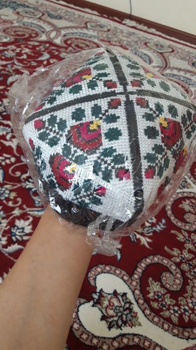 Kelinlar uchun dòppi va sari yopinchiq