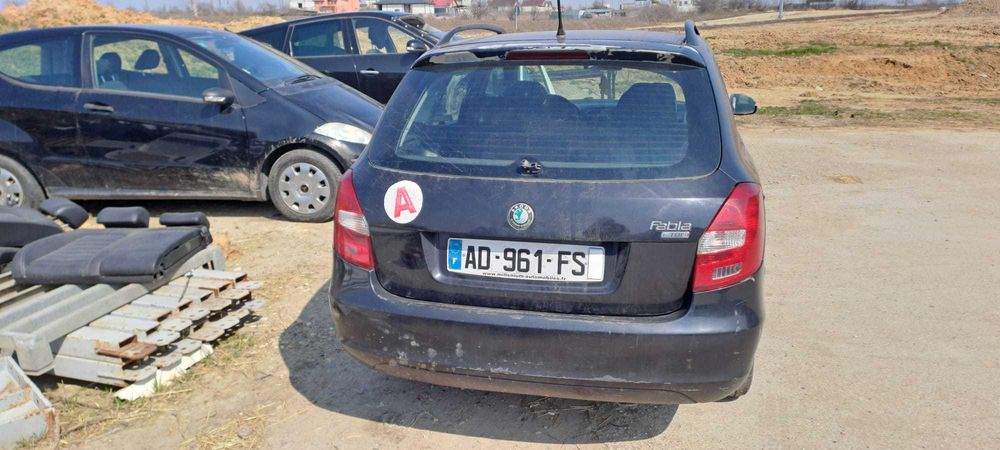 Piese Skoda fabia 2 2009 motor 1.4 TDI 3 pistoane cod BNV capota , usi