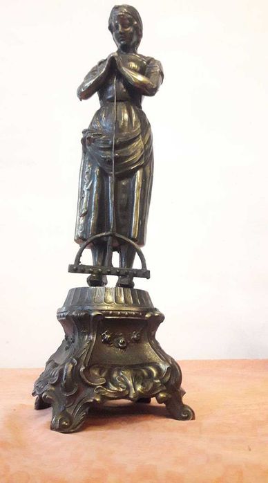 Set statuie cu tenta taraneasca