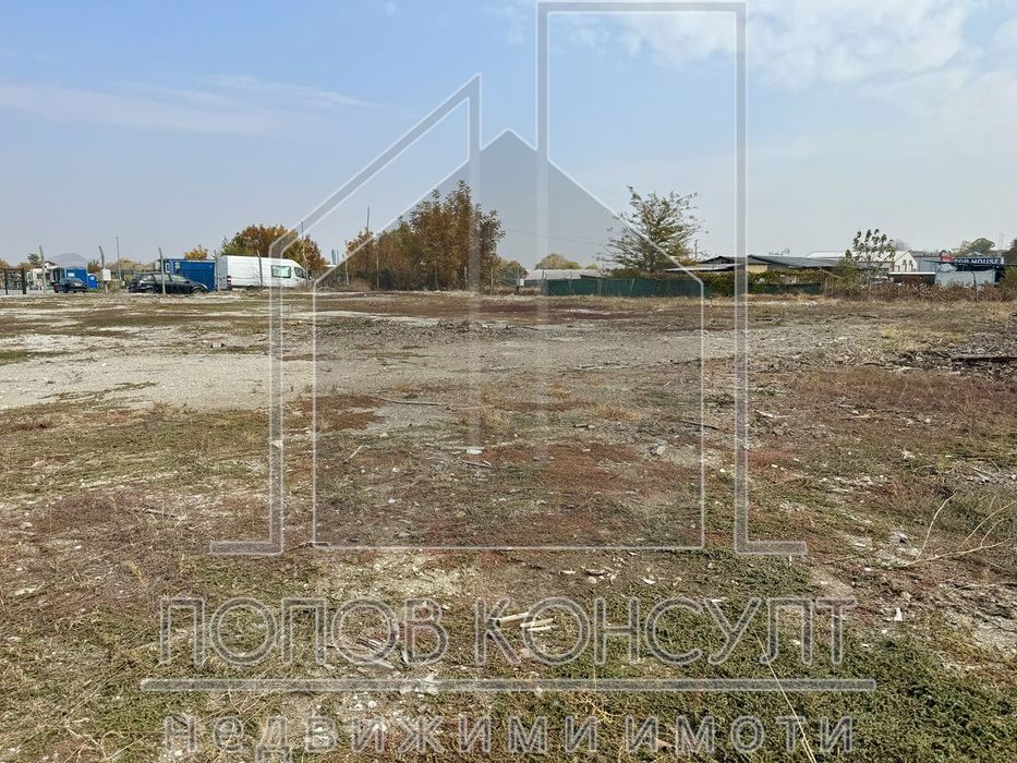 Дава се под наем Парцел в Пловдив, Коматево - 2000 кв.м за 747.66 € - Снимка #1