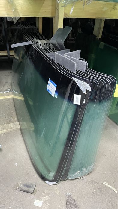 Автостекло на  все виды автомобиля