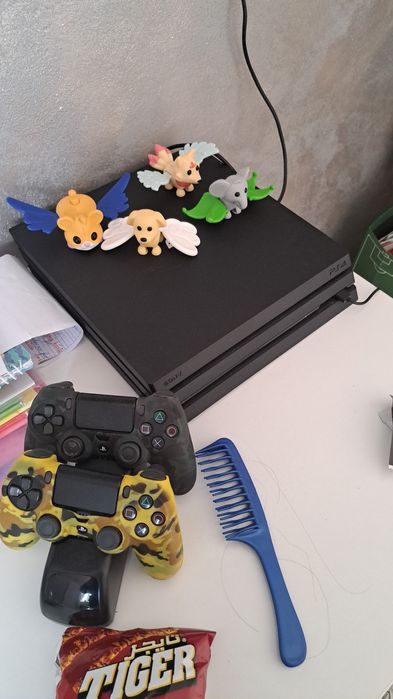 Vand ps4 pro 1 tb