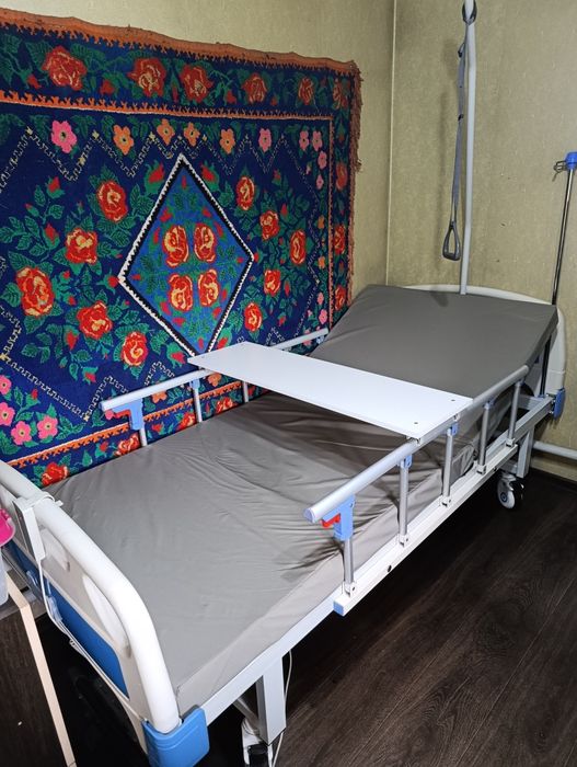 Медицинская кровать