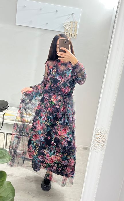 Тюлена рокля с флорален принт