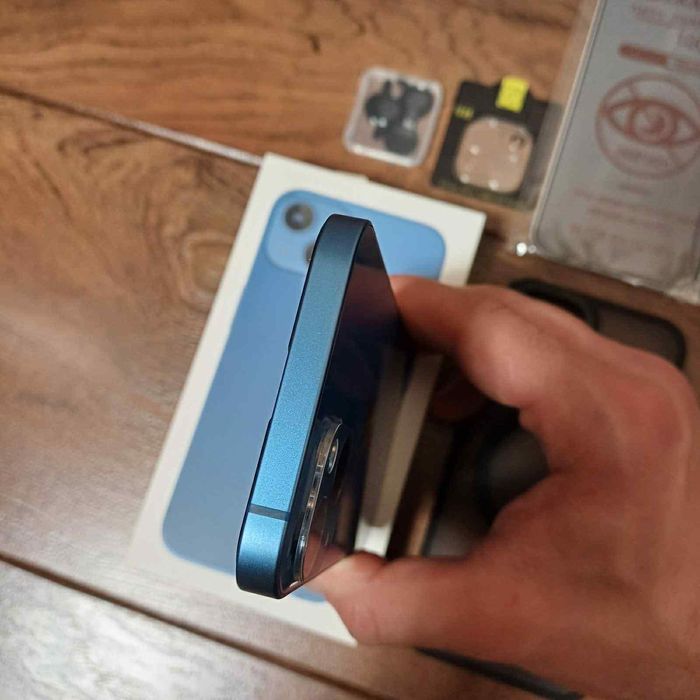 Продавам iphone 13 като нов 460лв