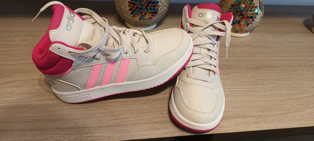 Papuci Adidas marimea 37,5