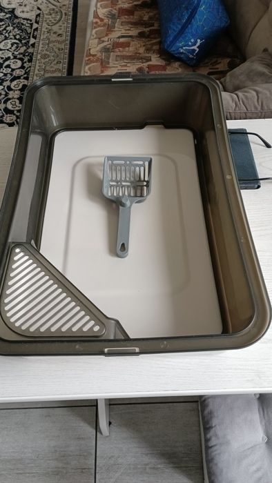 Продам лоток для кошек и собак.