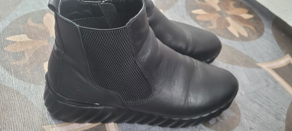 Ghete dama la super preț.