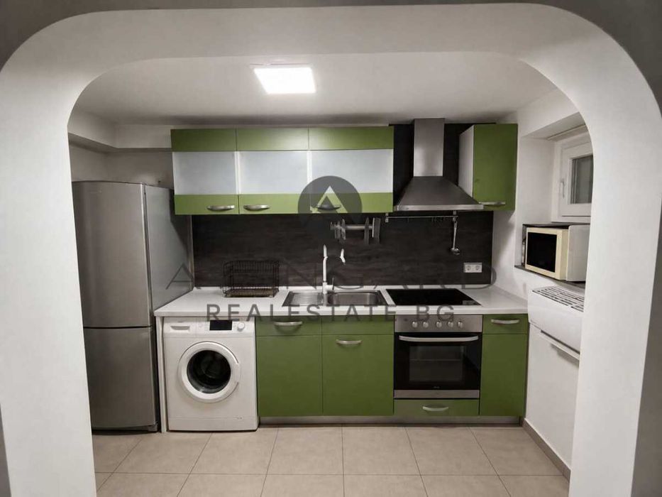 Продава се Четиристаен апартамент в Пловдив, Кършияка - 130 кв.м за 1593 €/кв.м - Снимка #2
