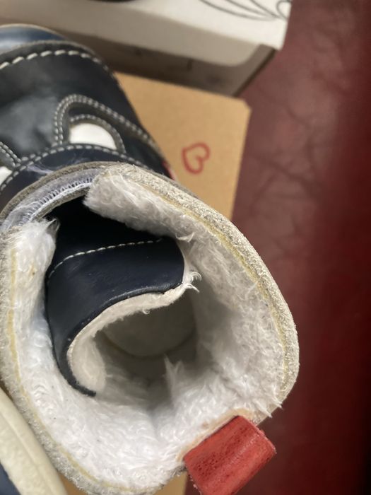 Детски маратонки и обувки.