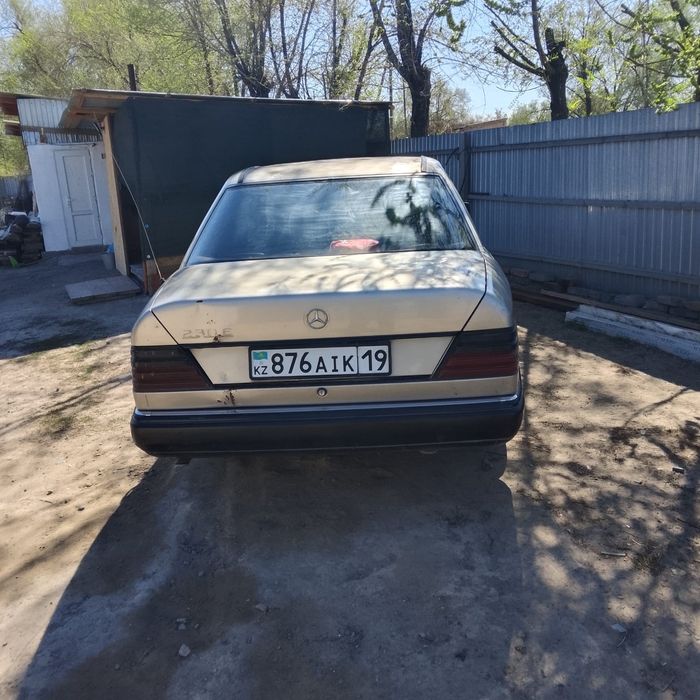 Мерседес Бенц машина продаётся