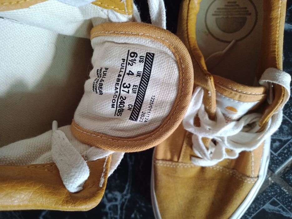 Adidași marca pull&bear Nr 38