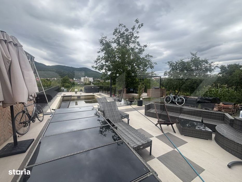Casa tip pensiune, ideala pentru dezvoltare, 9 camere, 380 mp-Simleu S