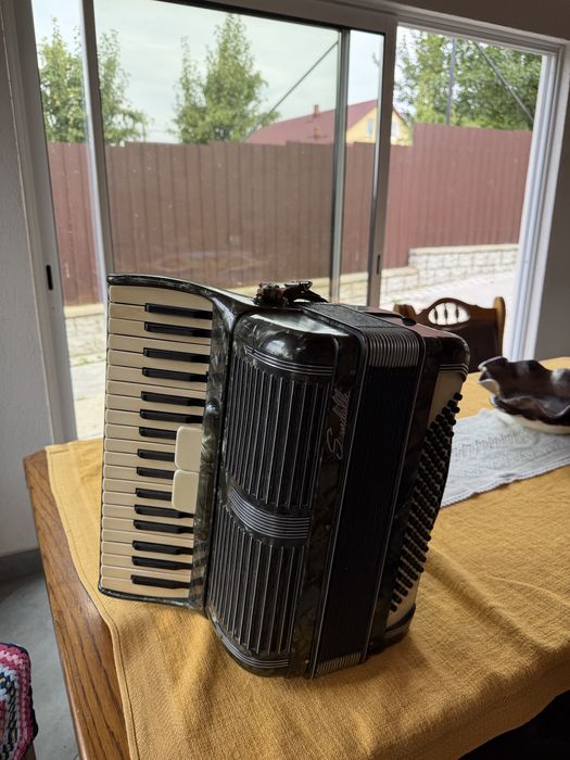 vand acordeon scandalli 96 de basi