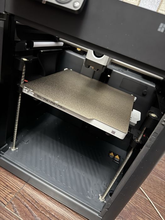 Продам 3д принтер bambu Lab P1S