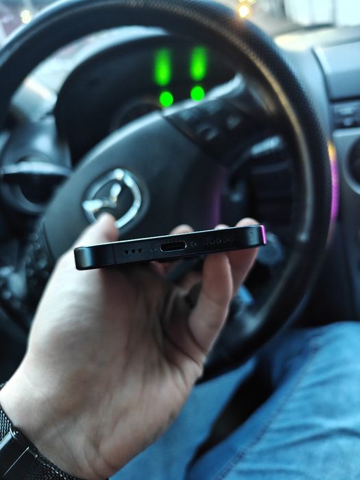 Продам iphone 15 pro без ремонта идеал!