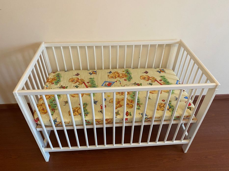 Бебешко креватче ИКЕА дърво + матрак