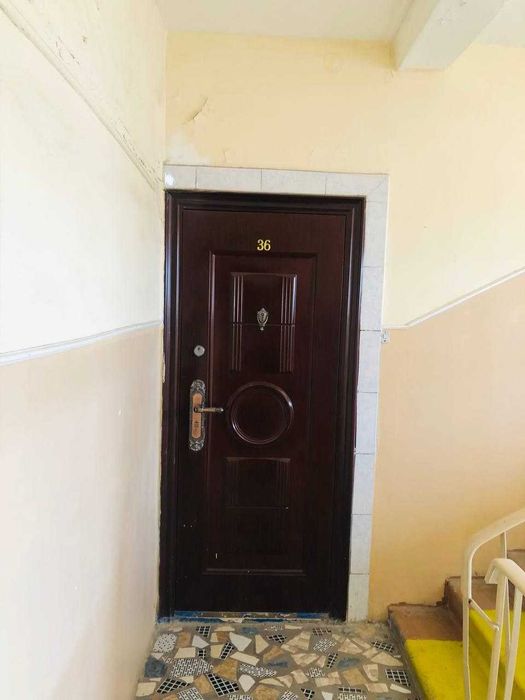 Продается 4/9/9
Сергели-8 
Хорошее место
Цена:98000