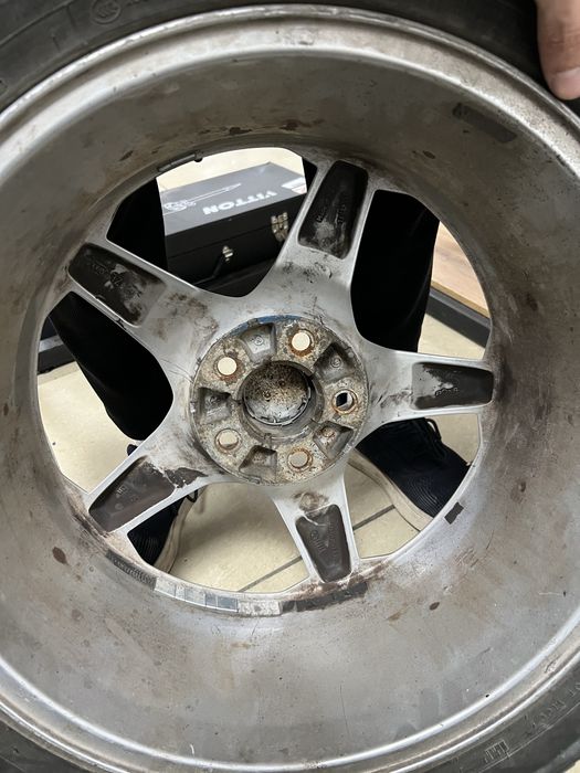 Шины с диском  245/45/18 Nokian