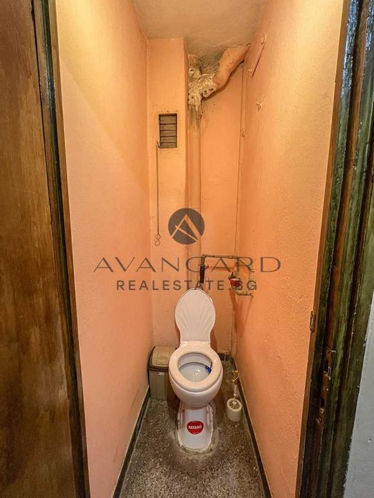 Продава се Двустаен апартамент в Пловдив, Център - 60 кв.м за 1040 €/кв.м - Снимка #5