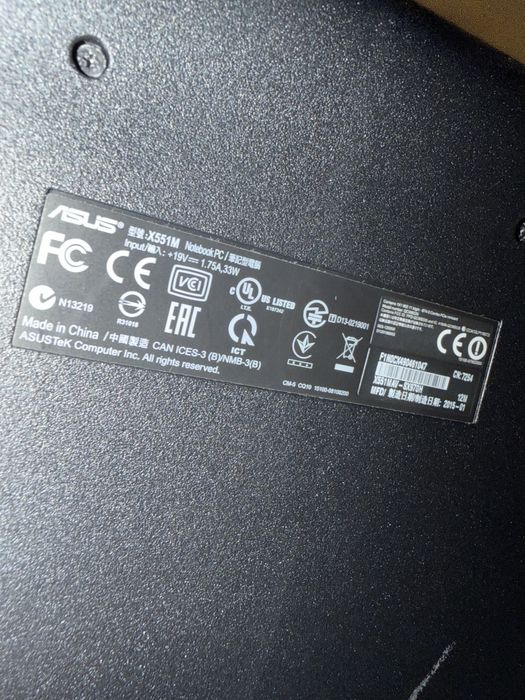 ASUS X551M folosit 4GB ram/500GB HDD pastrat bine dar bateria este nefunctionala