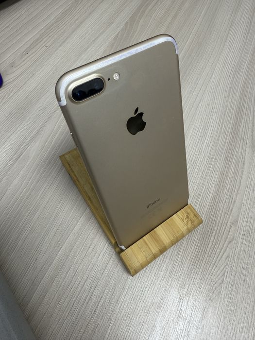 Продам iPhone 7 plus