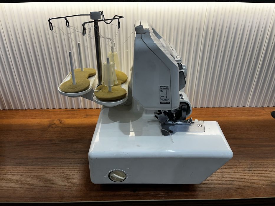 Оверлок Juki MO-644D