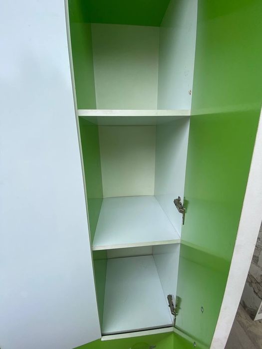 Detskiy mebel sotiladi