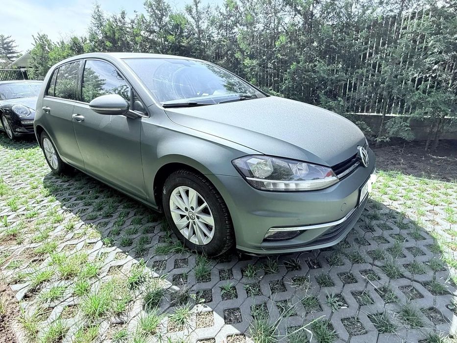 Volkswagen Golf Fara accidente / Consum mic