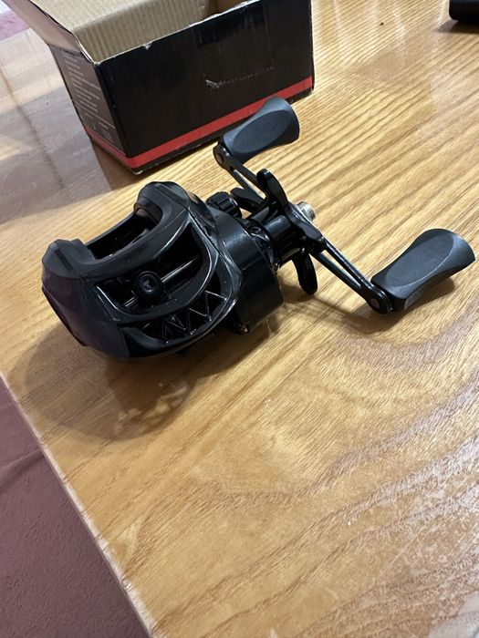 Чисто нова casting макара