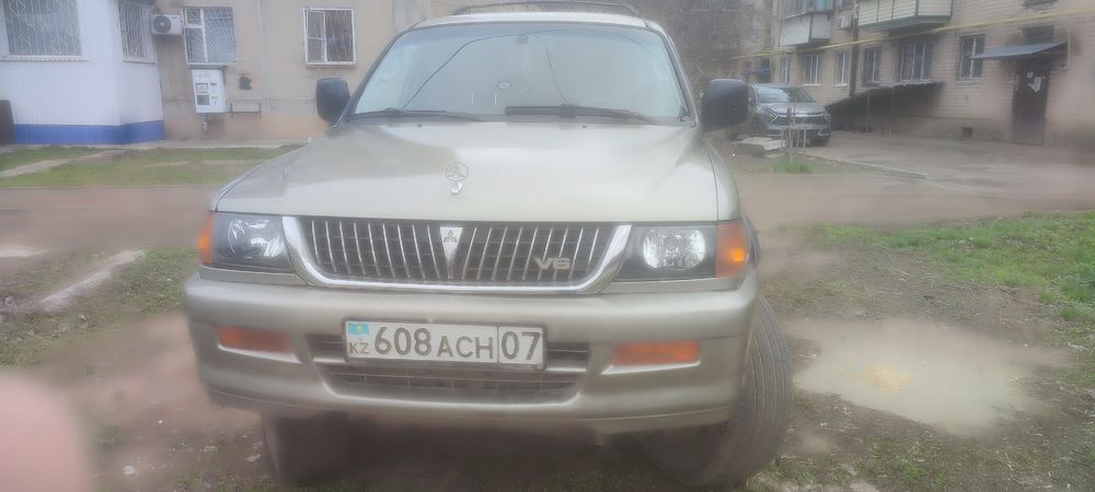 Продам Монтеро спорт1