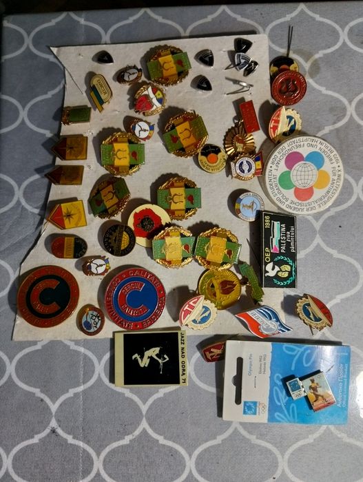 insigne străine și romanesti, plachete, medalii