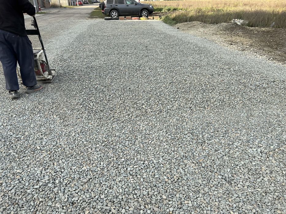 Lucrari(servicii)miniexcavator,sapaturi,fundatii,fose,santuri,piscine