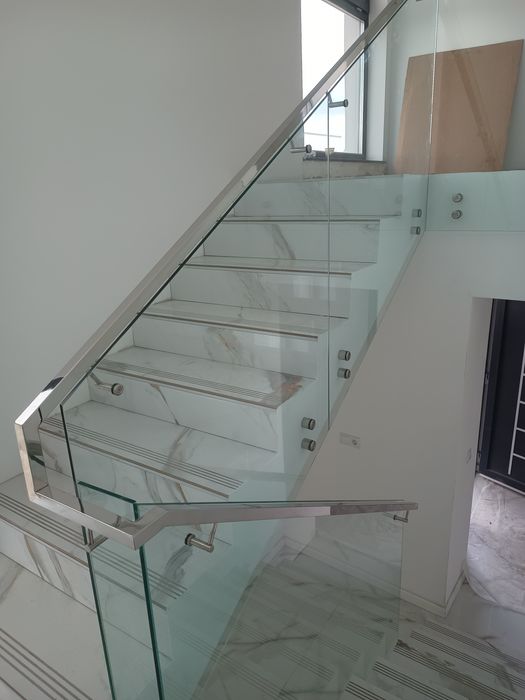 Balustrade din sticlă