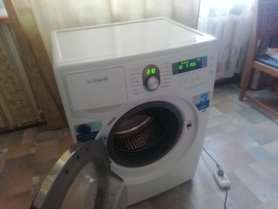 Продам стиральную машину