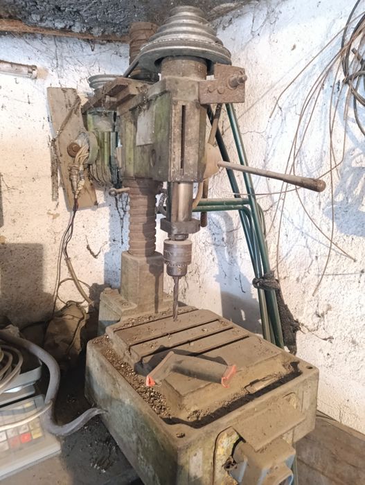 Сверлильный станок