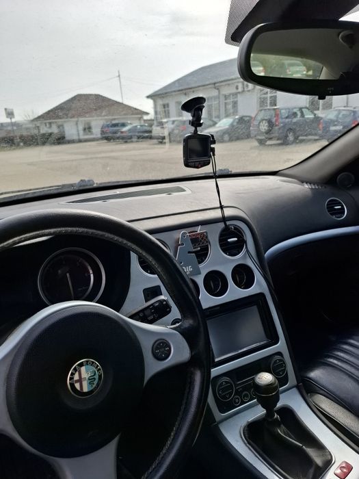 Vând Alfa Romeo 159