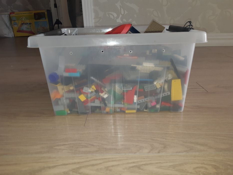 : Огромный набор LEGO (7.7 кг) .
