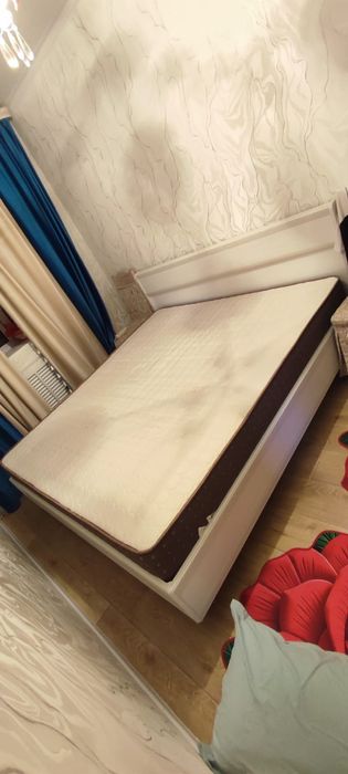 Кровать двуспальная