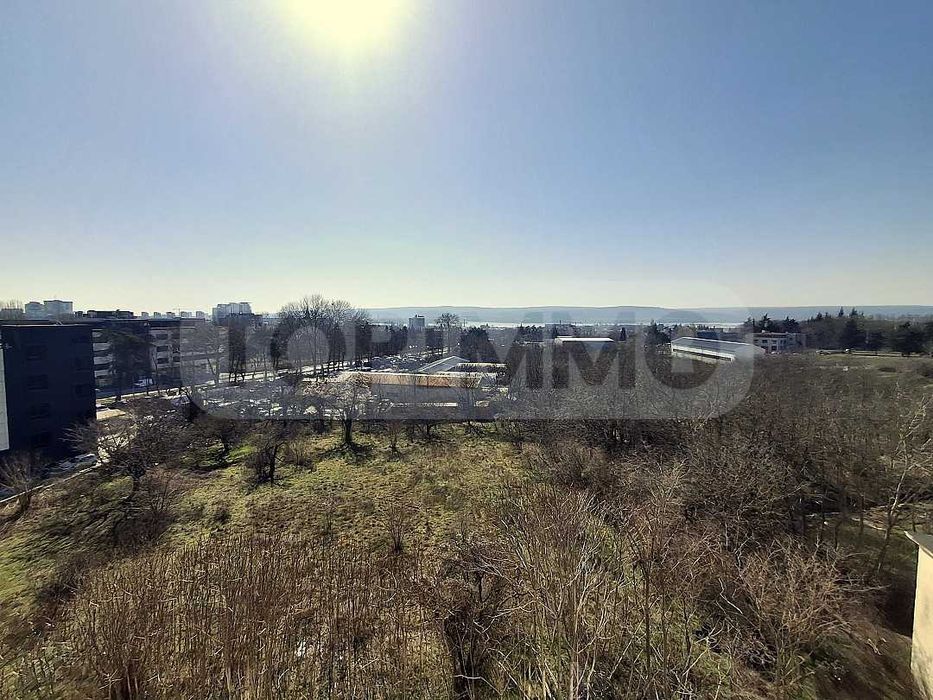 Продава се Двустаен апартамент в Варна, Младост 2 - 63 кв.м за 1518 €/кв.м - Снимка #11