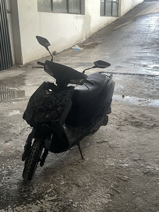 Benzin skuter srochna sotiladi 125 kub