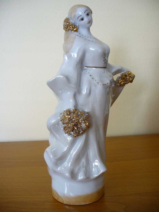 Vintage - Bibelou vechi   confectionat din portelan