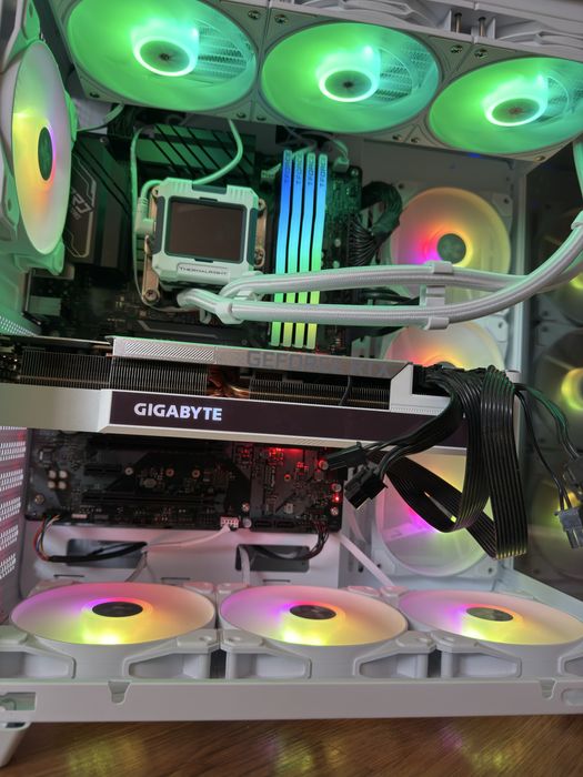 Геймърски компютър/ I9 12900K/Водно/64GB/RTX 3090 24GB/2TB SSD